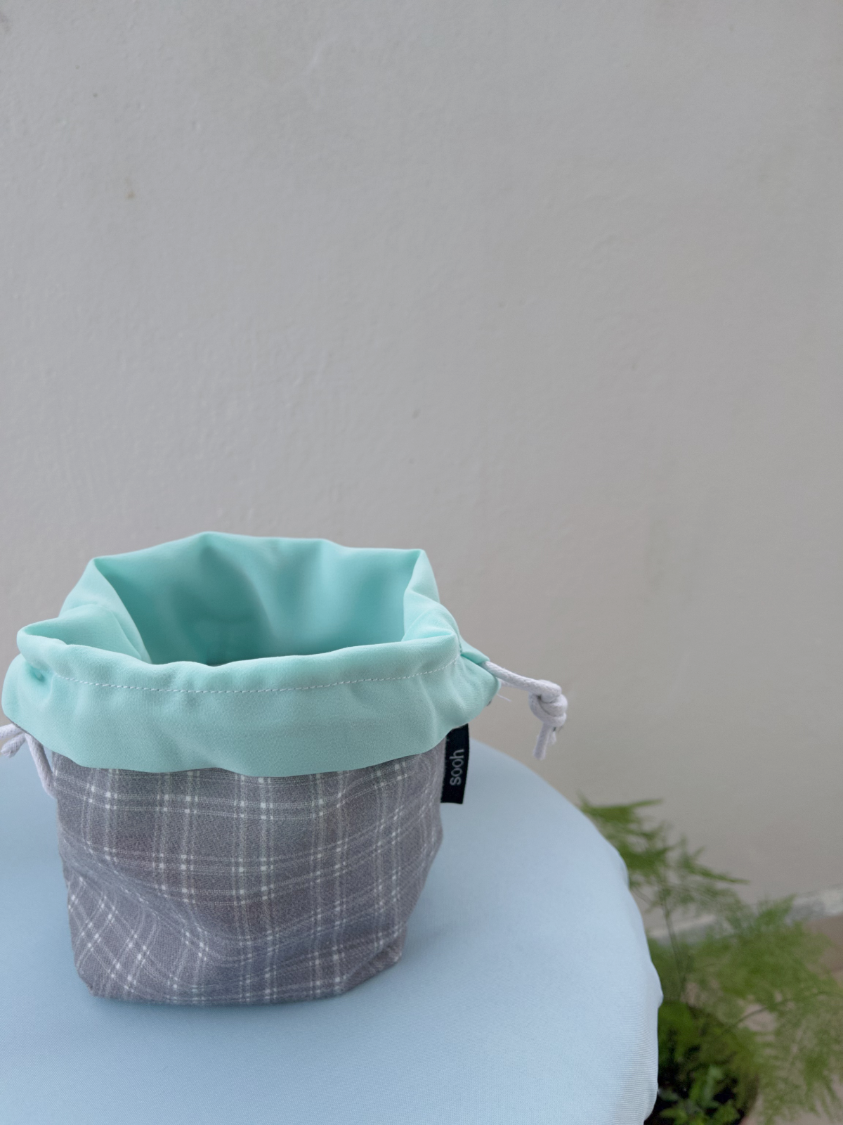 Grey Plaid Cinch Pouch Bag – Mint Lining